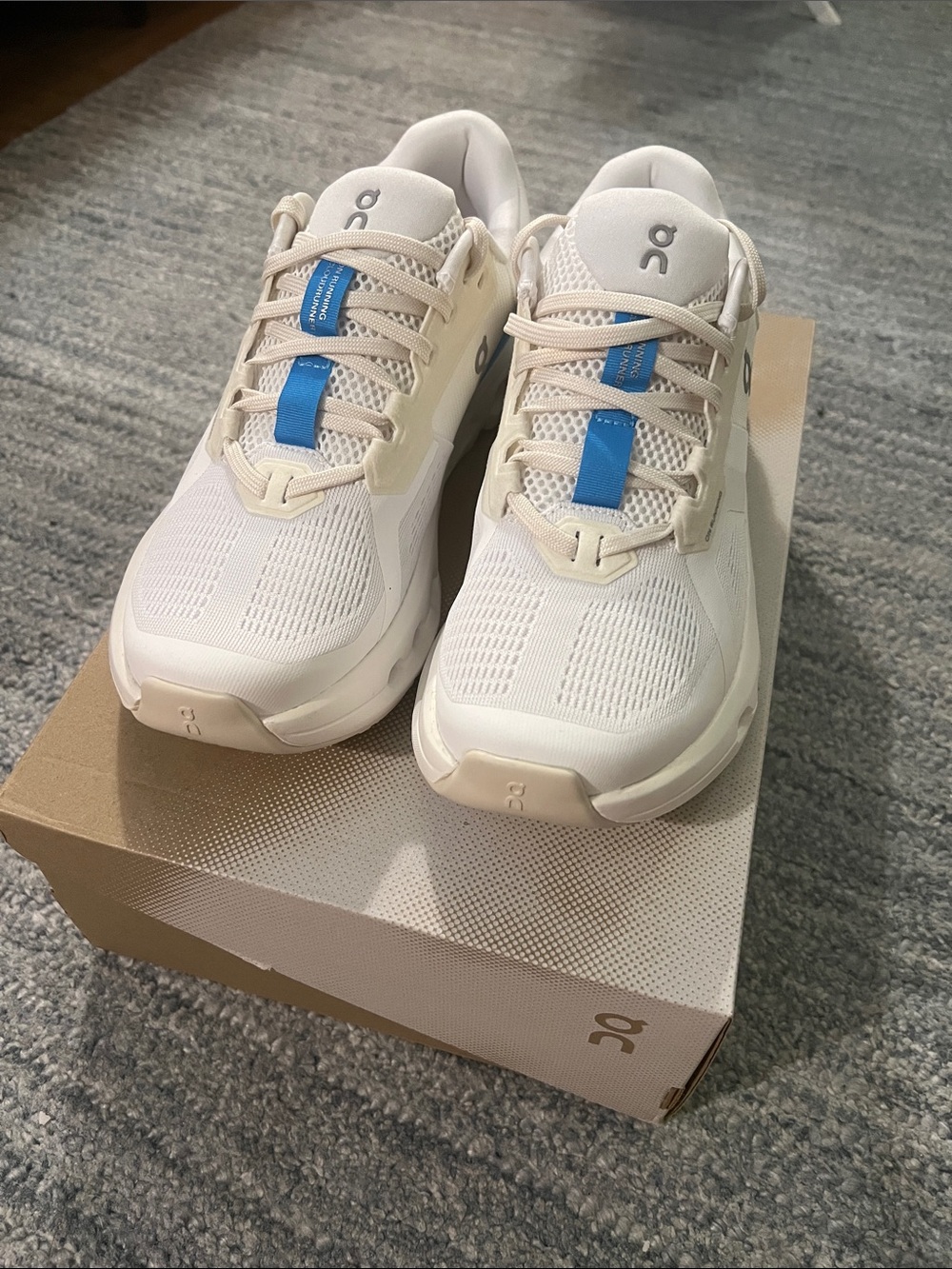 On Running Women’s Cloudrunner 2 Sneakers - Size 8.5 - NWT